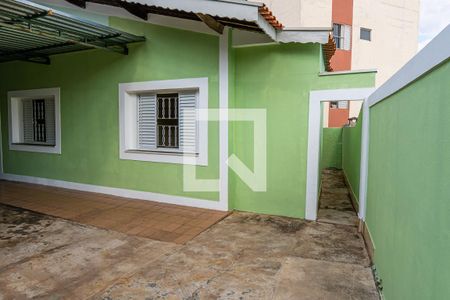 Casa para alugar com 130m², 3 quartos e 6 vagas Casa para alugar com 130m², 3 quartos e 6 vagasGaragem
