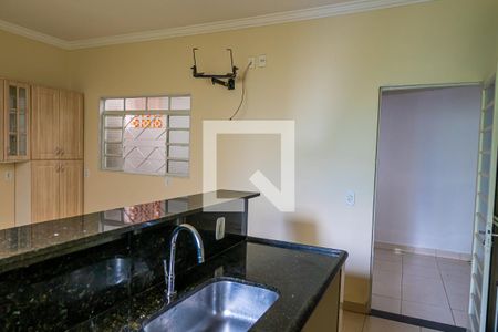 Casa para alugar com 130m², 3 quartos e 6 vagas Casa para alugar com 130m², 3 quartos e 6 vagasCozinha