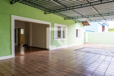 Casa para alugar com 130m², 3 quartos e 6 vagas Casa para alugar com 130m², 3 quartos e 6 vagasGaragem