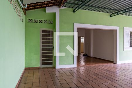 Casa para alugar com 130m², 3 quartos e 6 vagas Casa para alugar com 130m², 3 quartos e 6 vagasGaragem