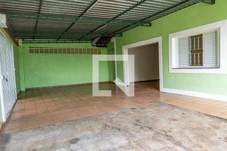 Casa para alugar com 130m², 3 quartos e 6 vagas Casa para alugar com 130m², 3 quartos e 6 vagasGaragem
