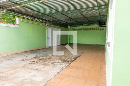 Casa para alugar com 130m², 3 quartos e 6 vagas Casa para alugar com 130m², 3 quartos e 6 vagasGaragem
