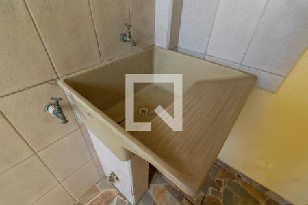 Casa para alugar com 70m², 2 quartos e 1 vagaÁrea de Serviço