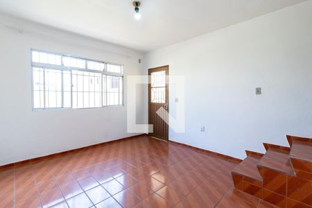 Sala de casa para alugar com 2 quartos, 70m² em Vila Dionisia, São Paulo