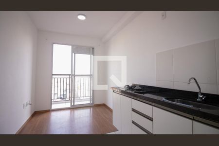 Sala e Cozinha de apartamento à venda com 1 quarto, 31m² em Vila Tolstoi, São Paulo