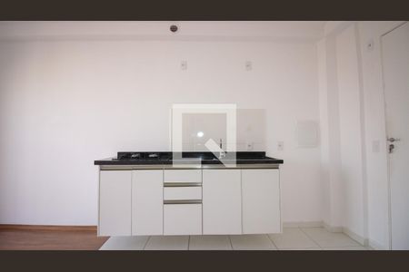 Sala e Cozinha de apartamento à venda com 1 quarto, 31m² em Vila Tolstoi, São Paulo