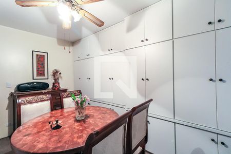 Casa à venda com 320m², 3 quartos e 5 vagas Casa à venda com 320m², 3 quartos e 5 vagasAtelier / 2º Escritório