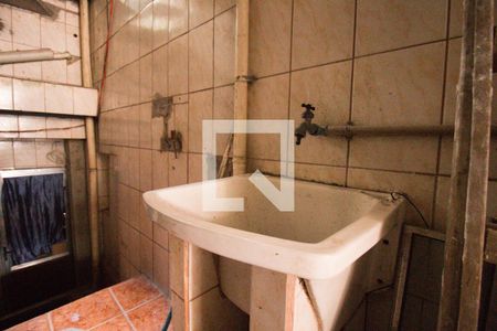 Área de Serviço de casa para alugar com 2 quartos, 52m² em Vila Carmosina, São Paulo