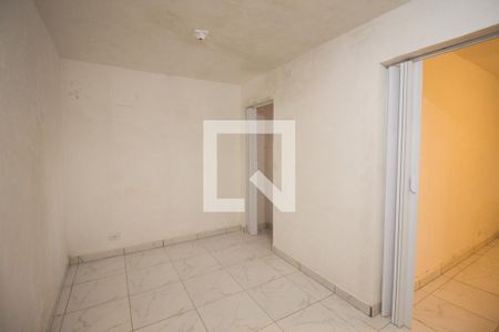 Sala de casa para alugar com 2 quartos, 52m² em Vila Carmosina, São Paulo