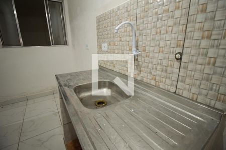Cozinha de casa para alugar com 2 quartos, 52m² em Vila Carmosina, São Paulo