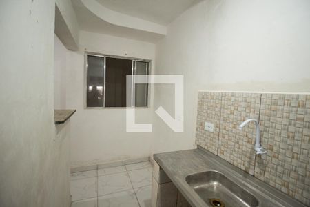 Cozinha de casa para alugar com 2 quartos, 52m² em Vila Carmosina, São Paulo