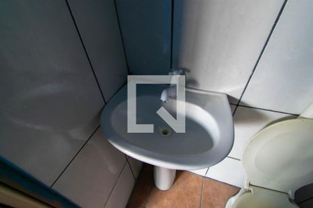 Banheiro de casa de condomínio para alugar com 1 quarto, 50m² em Jardim Vila Carrão, São Paulo