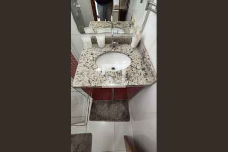 Casa de condomínio à venda com 100m², 2 quartos e 2 vagasDetalhe banheiro