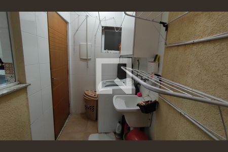 Casa de condomínio à venda com 100m², 2 quartos e 2 vagasCozinha e Área de Serviço