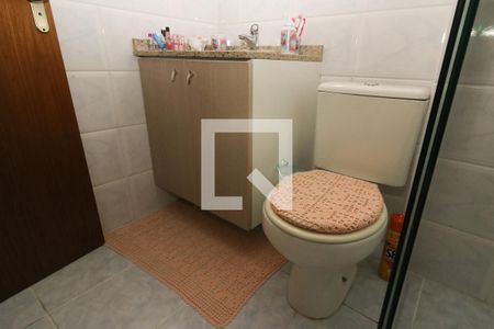 Casa de condomínio à venda com 187m², 3 quartos e 2 vagasBanheiro Social