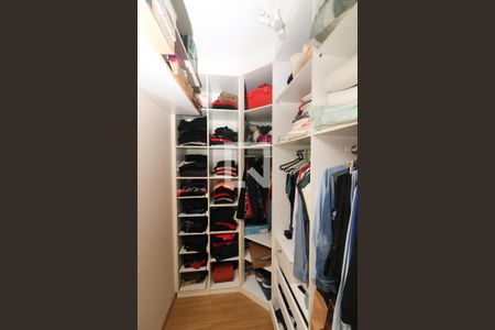 Casa de condomínio à venda com 187m², 3 quartos e 2 vagasCloset da suíte