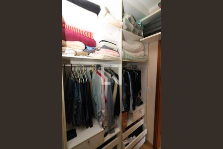 Casa de condomínio à venda com 187m², 3 quartos e 2 vagasCloset da suíte