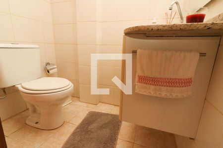 Casa de condomínio à venda com 187m², 3 quartos e 2 vagasLavabo