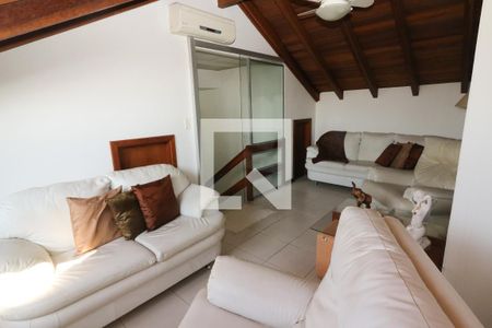 Casa de condomínio à venda com 187m², 3 quartos e 2 vagasSotão da Casa