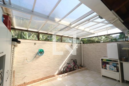 Casa de condomínio à venda com 187m², 3 quartos e 2 vagasvaranda