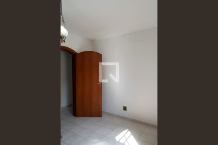 Casa de condomínio à venda com 263m², 4 quartos e 3 vagas Casa de condomínio à venda com 263m², 4 quartos e 3 vagasQuarto 1