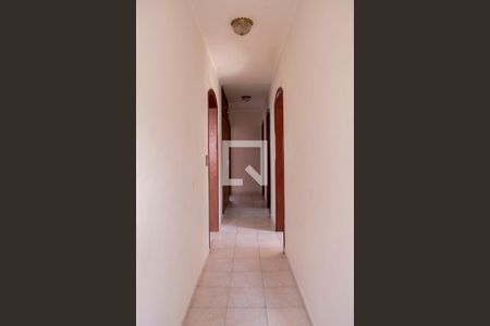 Casa de condomínio à venda com 263m², 4 quartos e 3 vagas Casa de condomínio à venda com 263m², 4 quartos e 3 vagasCorredor