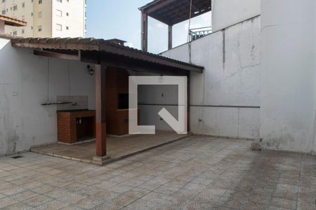 Casa de condomínio à venda com 263m², 4 quartos e 3 vagas Casa de condomínio à venda com 263m², 4 quartos e 3 vagasQuintal