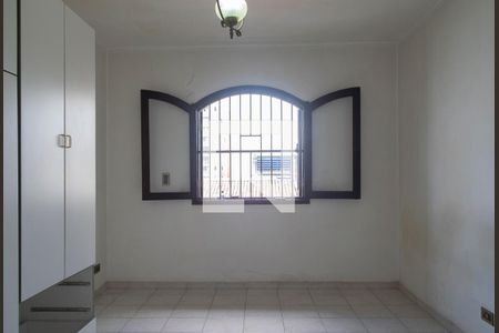 Casa de condomínio à venda com 263m², 4 quartos e 3 vagas Casa de condomínio à venda com 263m², 4 quartos e 3 vagasQuarto 4