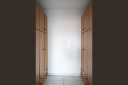 Casa de condomínio à venda com 263m², 4 quartos e 3 vagas Casa de condomínio à venda com 263m², 4 quartos e 3 vagasCloset Quarto 3 suite