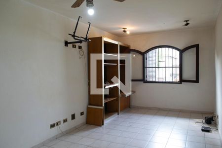 Casa de condomínio à venda com 263m², 4 quartos e 3 vagas Casa de condomínio à venda com 263m², 4 quartos e 3 vagasQuarto 2