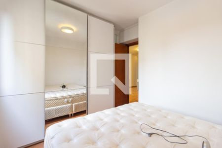 Quarto 1 de apartamento para alugar com 2 quartos, 58m² em Caxingui, São Paulo