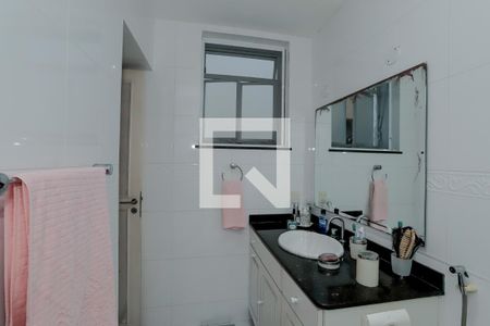 Apartamento à venda com 191m², 4 quartos e 1 vaga Apartamento à venda com 191m², 4 quartos e 1 vagaBanheiro - Suite