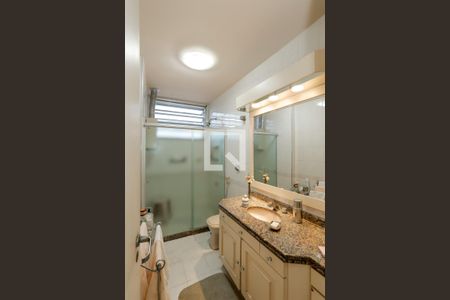 Apartamento à venda com 191m², 4 quartos e 1 vaga Apartamento à venda com 191m², 4 quartos e 1 vagaBanheiro Social