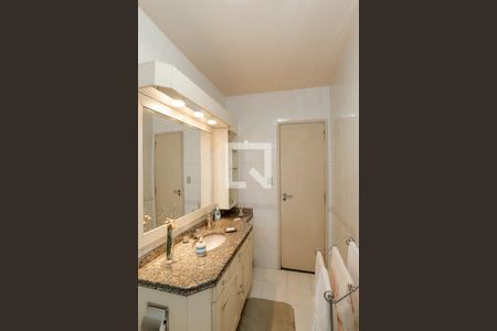 Apartamento à venda com 191m², 4 quartos e 1 vaga Apartamento à venda com 191m², 4 quartos e 1 vagaBanheiro Social