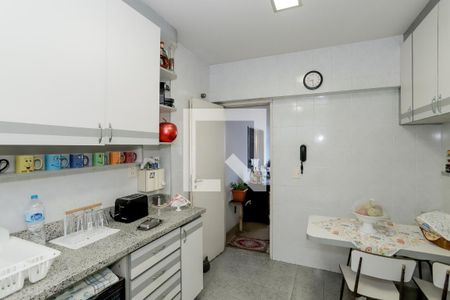 Apartamento à venda com 191m², 4 quartos e 1 vaga Apartamento à venda com 191m², 4 quartos e 1 vagaCOzinha