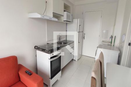 Sala / Cozinha de apartamento para alugar com 1 quarto, 28m² em Vila Tolstoi, São Paulo