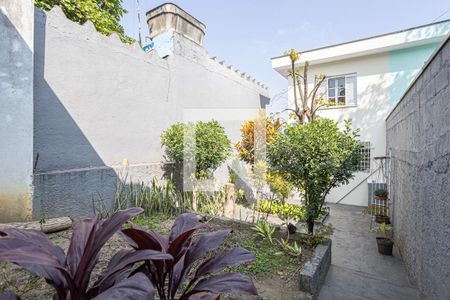 Casa à venda com 162m², 3 quartos e 2 vagas Casa à venda com 162m², 3 quartos e 2 vagasQuintal