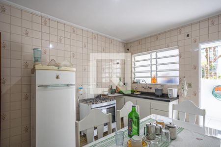 Casa à venda com 162m², 3 quartos e 2 vagas Casa à venda com 162m², 3 quartos e 2 vagasCozinha