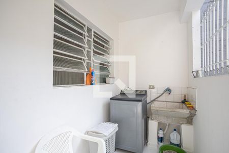 Casa à venda com 162m², 3 quartos e 2 vagas Casa à venda com 162m², 3 quartos e 2 vagasÁrea de Serviço