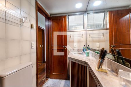 Apartamento à venda com 220m², 4 quartos e 3 vagasBanheiro Social