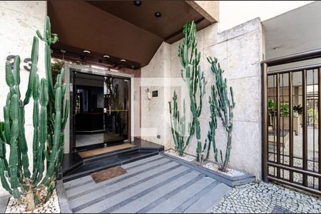 Apartamento à venda com 220m², 4 quartos e 3 vagasEntrada