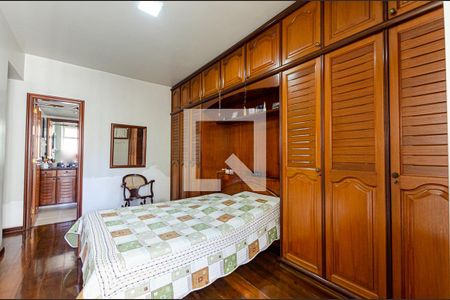 Apartamento à venda com 220m², 4 quartos e 3 vagasSuite