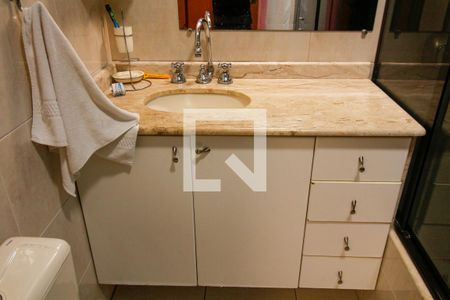 Casa à venda com 320m², 4 quartos e 6 vagasBanheiro da Suíte 3