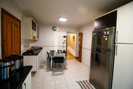 Casa à venda com 320m², 4 quartos e 6 vagasCozinha