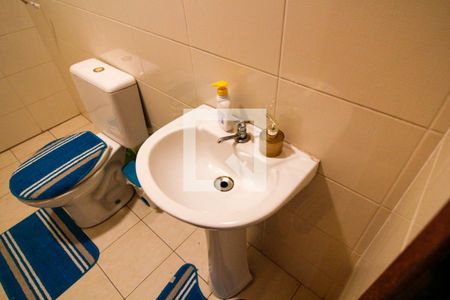 Casa à venda com 320m², 4 quartos e 6 vagasBanheiro de Serviço