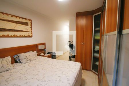 Casa à venda com 320m², 4 quartos e 6 vagasQuarto 3 - Suíte