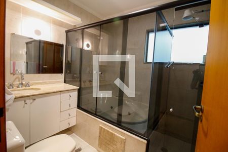 Casa à venda com 320m², 4 quartos e 6 vagasBanheiro da Suíte 3