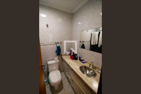 Casa à venda com 320m², 4 quartos e 6 vagasBanheiro da Suíte