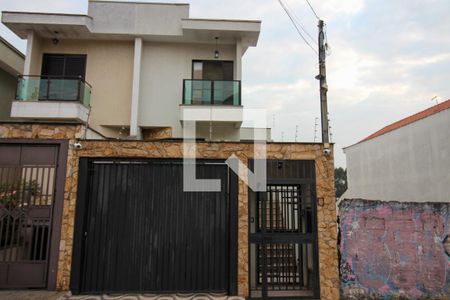 Casa à venda com 320m², 4 quartos e 6 vagasFachada