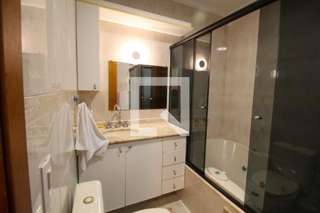 Casa à venda com 320m², 4 quartos e 6 vagasBanheiro da Suíte 3